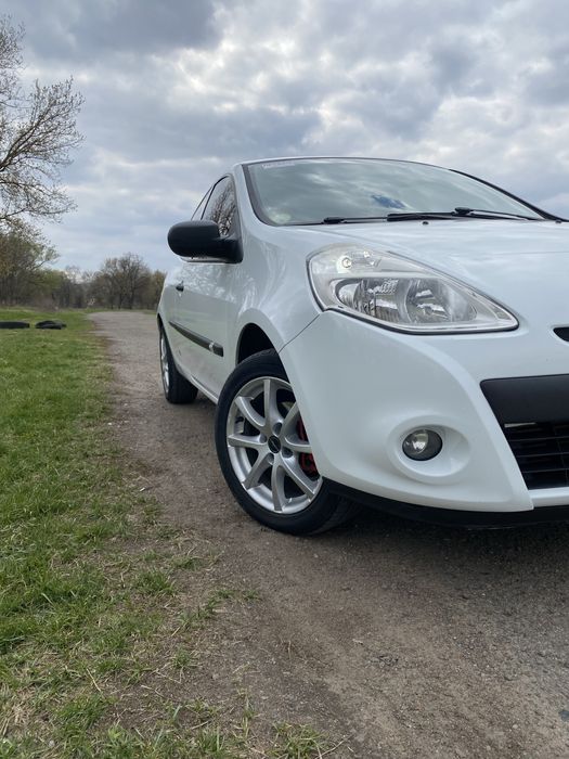 Продам Renault Clio III 2011 року