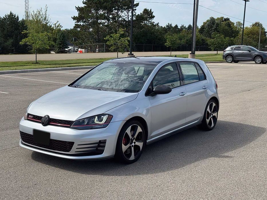Volkswagen Golf GTI SE 4-Door      2017