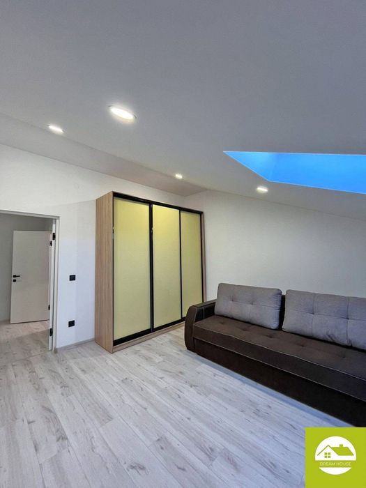 Перша здача.Квартира зі світлом! Здається трикімнатна велика квартира