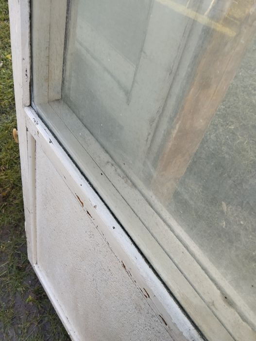 Продам дерев'яні вікна та двері