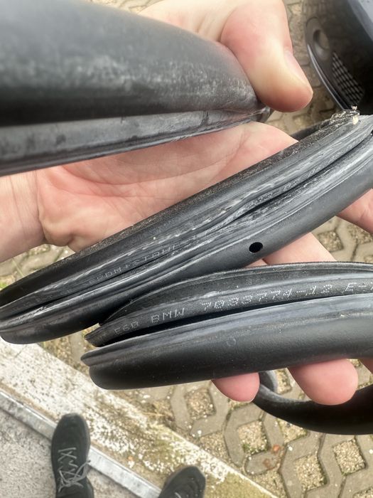BMW E60 E61 uszczelka drzwi lewy przód