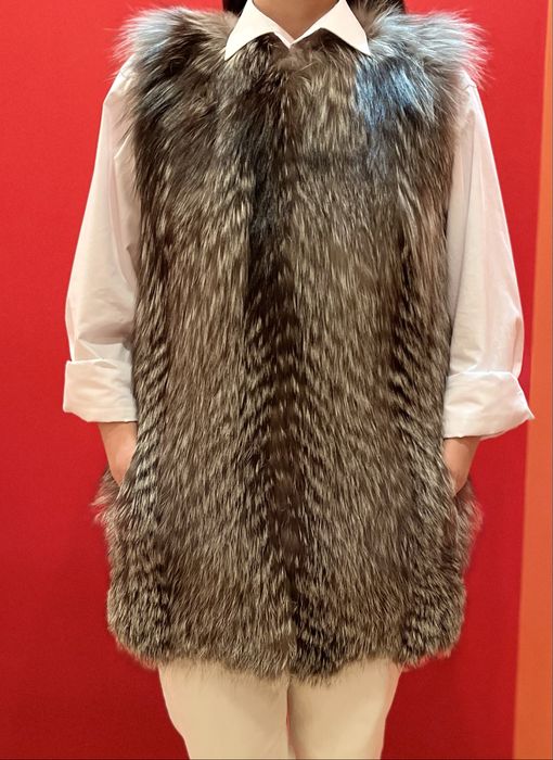 Жилетка із хутра чорнобурки