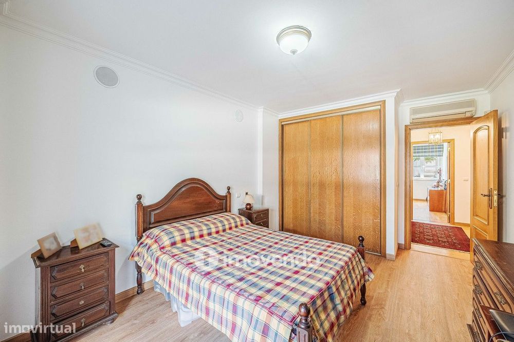 Apartamento T4 exclusivo, com estacionamento e terraço, em Belém