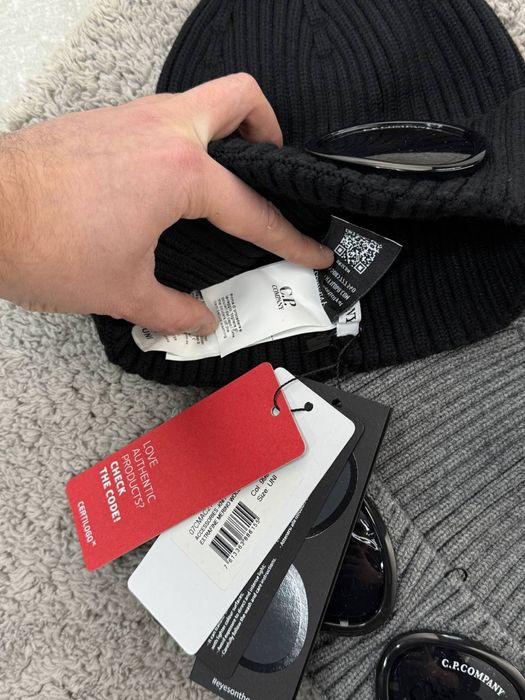 Шапка CP Company чорна/ зимня шапка сп компані сіра/c.p. company шапка