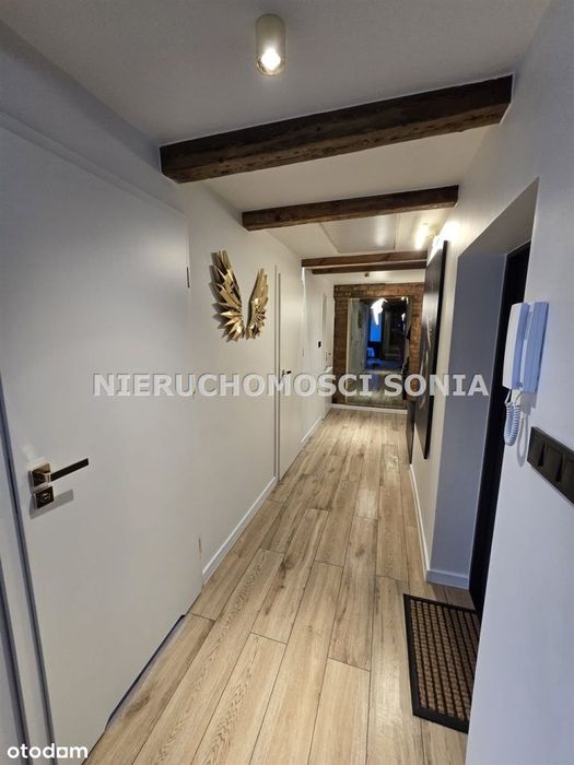 Stylowy loft 77 m² ostatnie piętro do zamieszkania