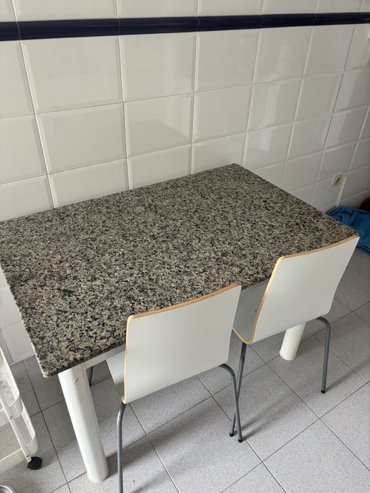 Mesa de cozinha , granito