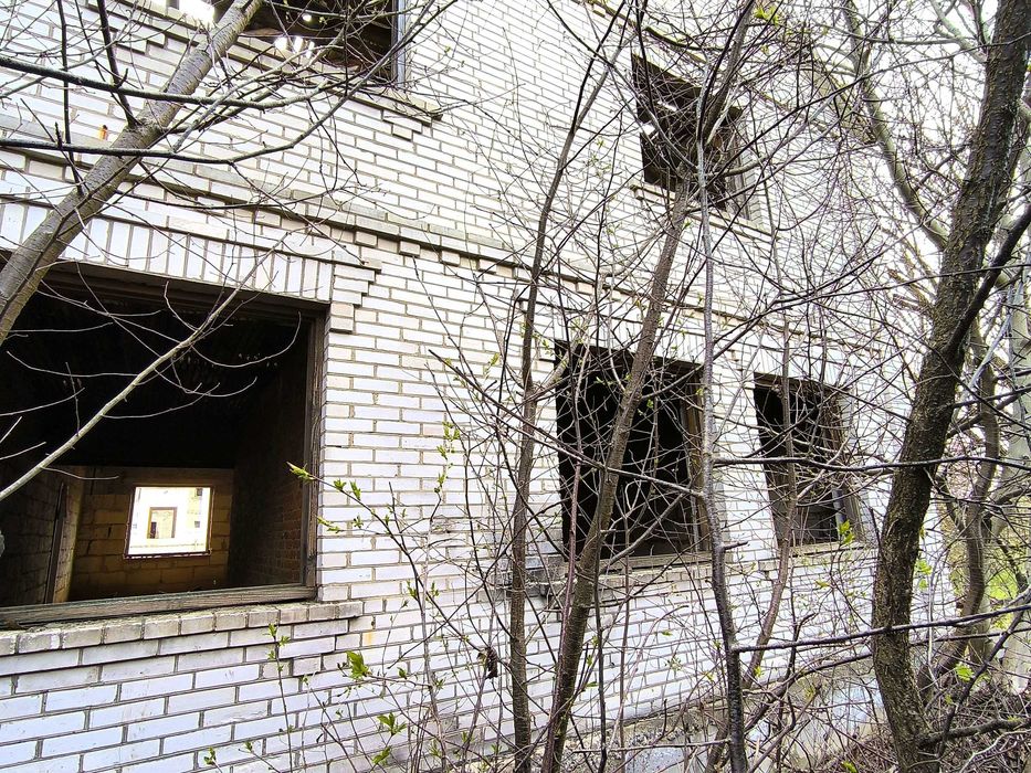 Недорого!Недобудований будинок та 15сот.в Макарові.Підведено газ.