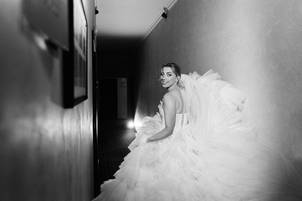 Продам весільну сукню Crystal Design