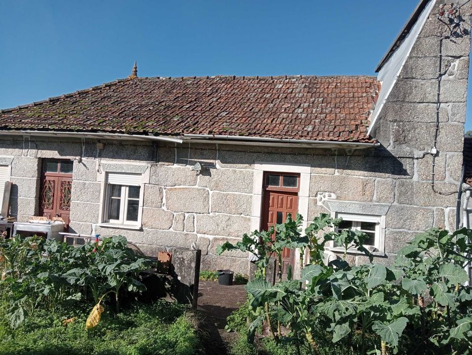 Casa pedra com terreno