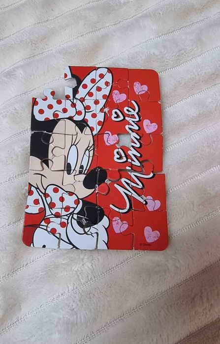 Kula bombka z Myszką Minnie i puzzlami