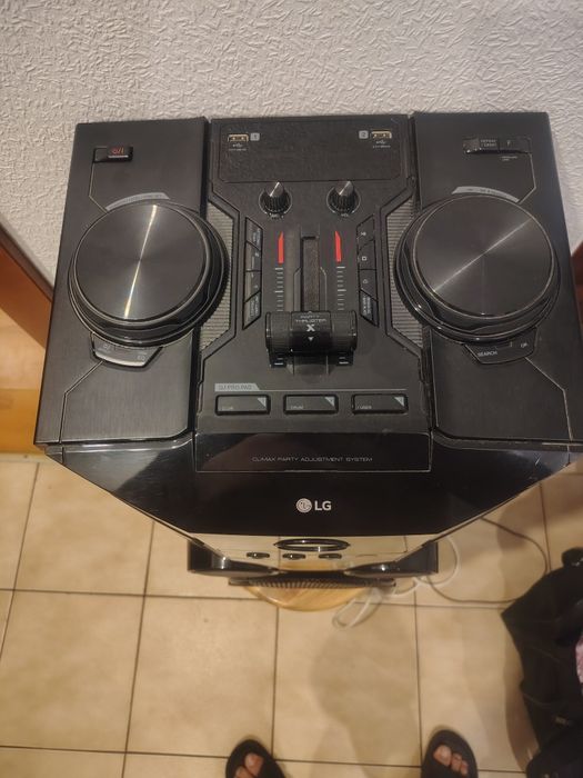 Продам  колонку X boom LG