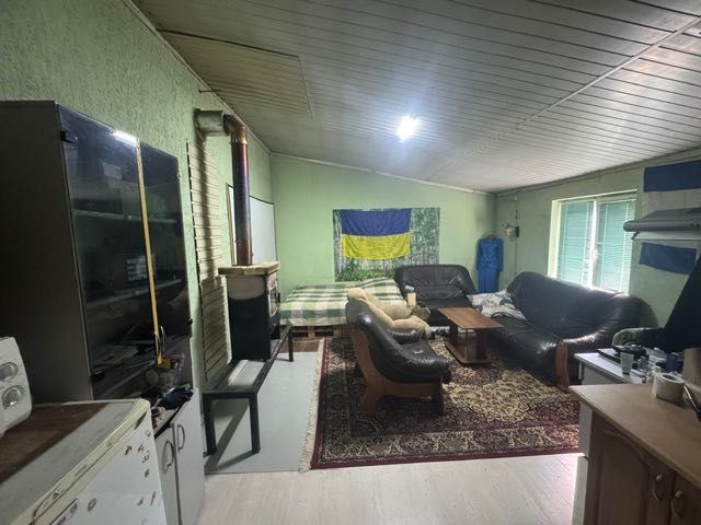 Продаж комерційного приміщення 373 м² + бункер 25 м² під СТО, автосервіс, виробництво або склад у Броварах.