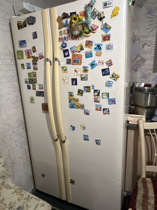 Продам холодільнік LG великий