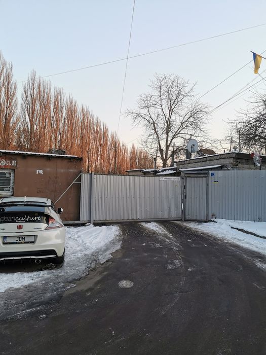 участок, закрытый городок, заезд с Туполева, Мрии 5, метро Нивки, парк