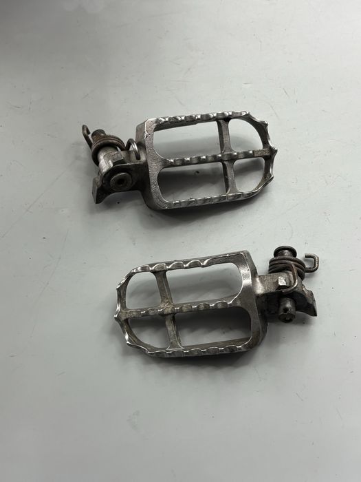 Podnóżki Nóżki Stopki YAMAHA YZF250 / 450