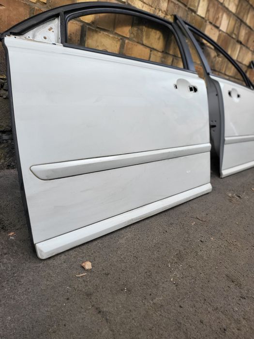 Двері Volvo V50 2010 передні/задн