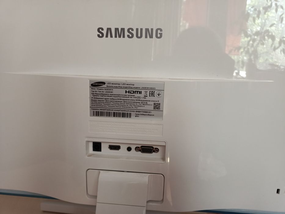 Монітор Samsung 
(1920x1080) VGA HDMI робочий.