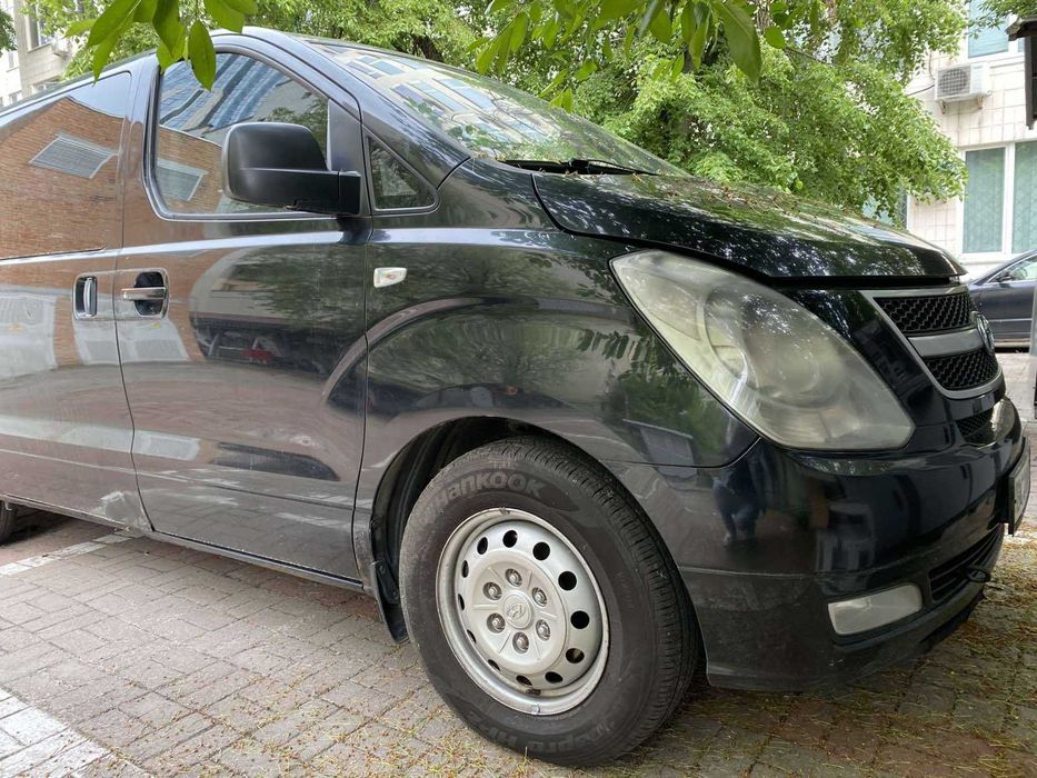 Автомобіль HYUNDAI H-1 2.5 CRDI