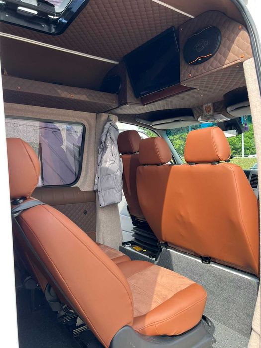 Пасажирські перевезення та доставка посилок з/до Європи