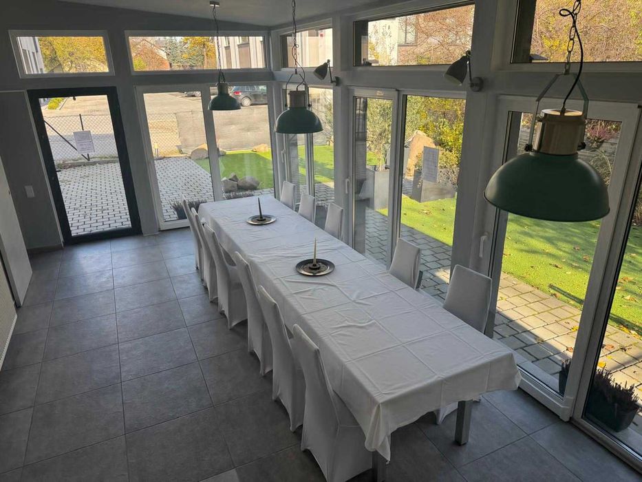 Przeszklona sala dostęp do ogrodu lokal usługowy Rzeszów Sikorskiego