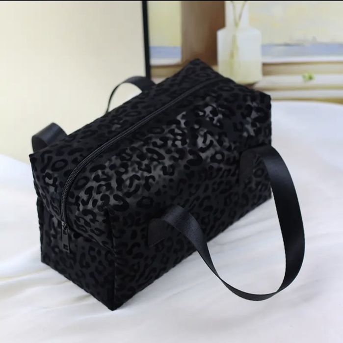 БОЛЬШАЯ стильная косметичка-сумка