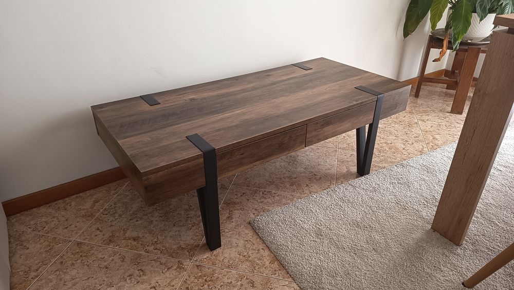 Mesa de centro, duas gavetas