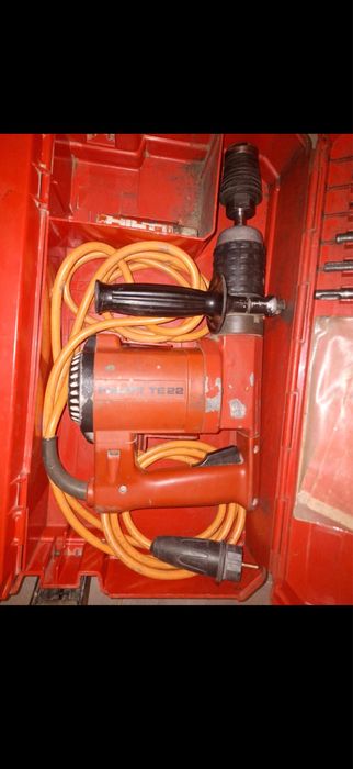 Wyprzedaż garażowa – elektronarzędzia Hilti / Bosch + walizki – zestaw