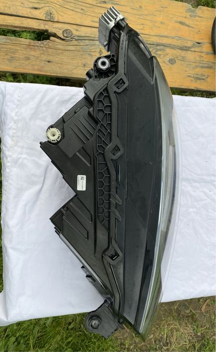 Фара Škoda superb ліва