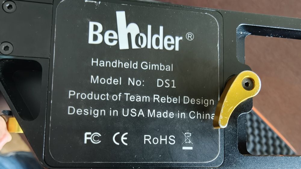 Gimbal aparatu,kamery  Ikan Beholder DS1