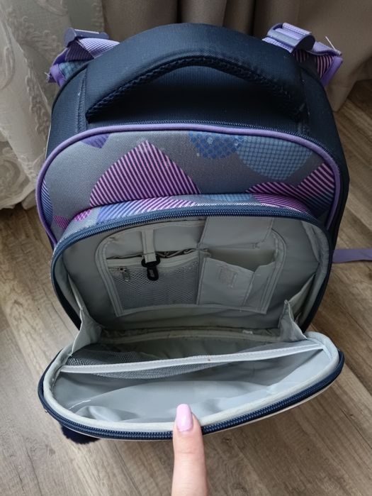 Продам шкільний портфель!