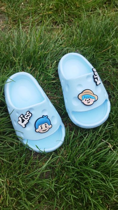 Шльопанці для хлопчика або дівчинки