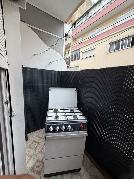 Fogão a Gás Portugal 4 Bocas com Forno — Clássico