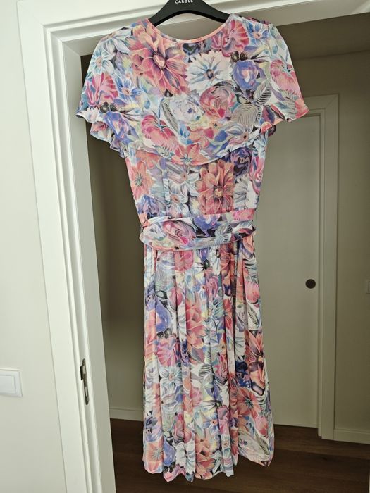 2 lindos vestidos com forro, em excelente estado