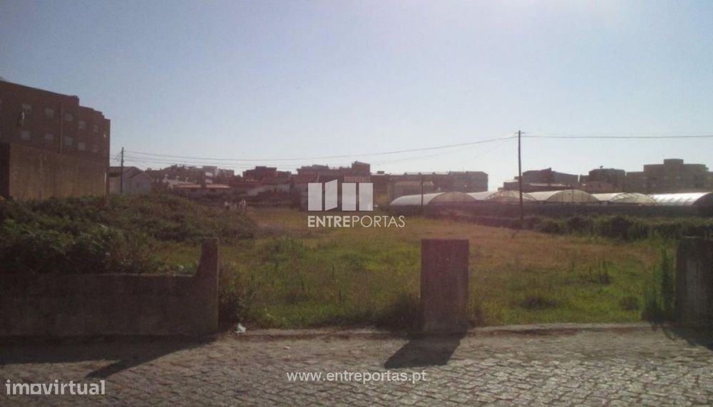Venda de Terreno para construção com 2120m2 Aver-o-Mar Póvoa de Var
