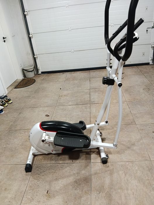 Bicicleta elíptica em bom estado e a funcionar