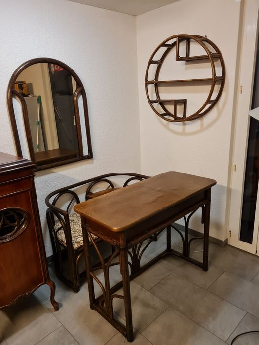 Drewniany zestaw mebli – lustro, półka, telefoniera i stolik ,oriental