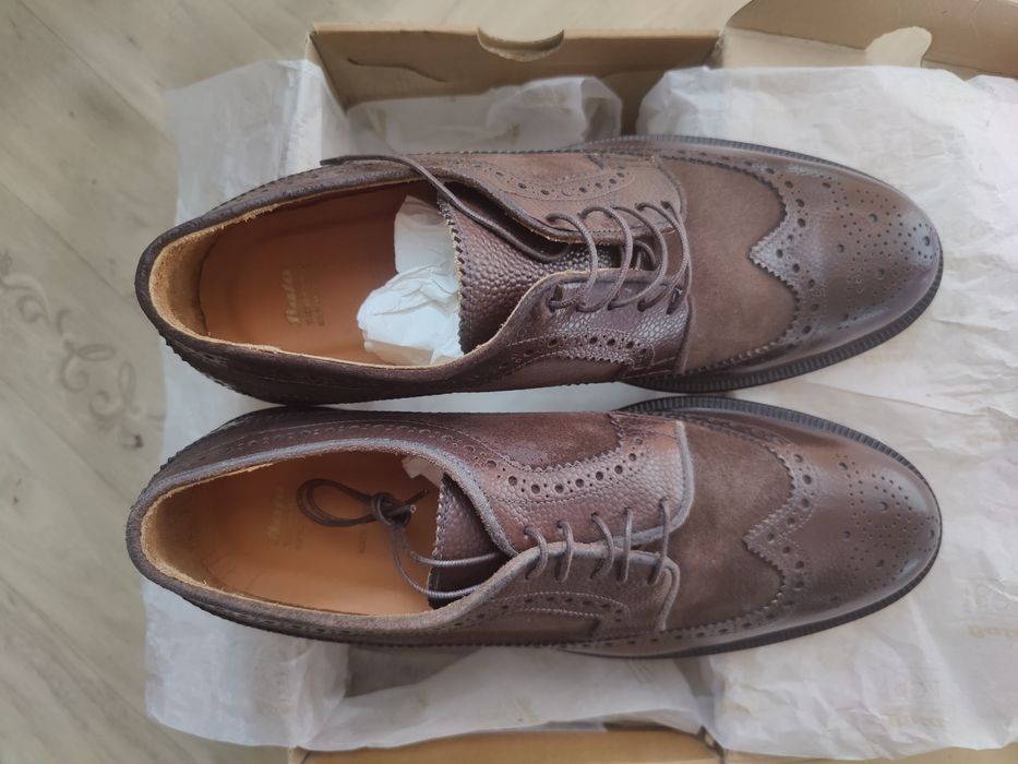 НОВІ Італійські коричневі шкіряні чоловічі туфлі Bata.