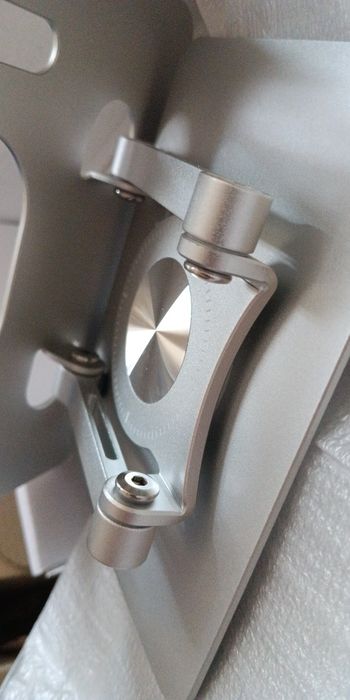 Металева(повністю) регульована на всі сторони, сучасна підставка (три