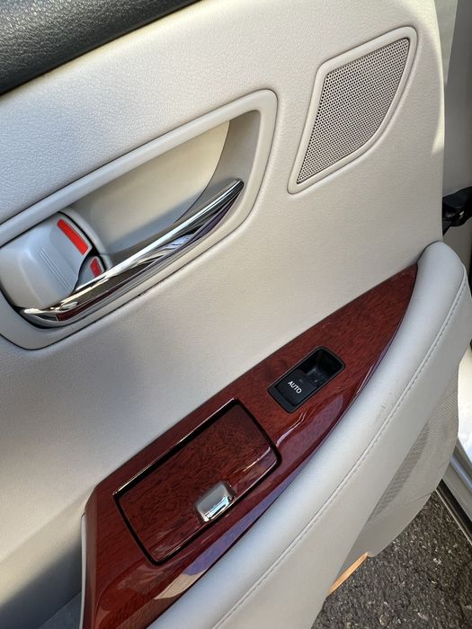 Продам Lexus Ideal