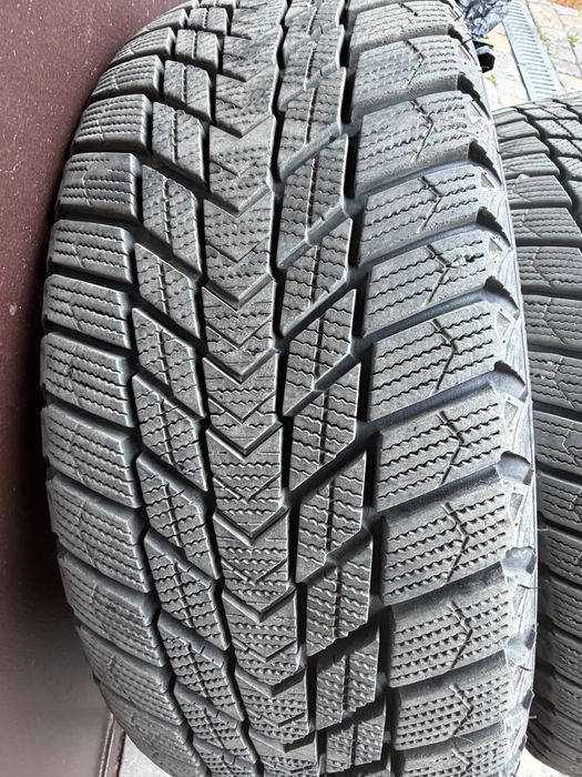 Зимові шини Nexen 205/55R16 - 2023 року + диски та ковпаки