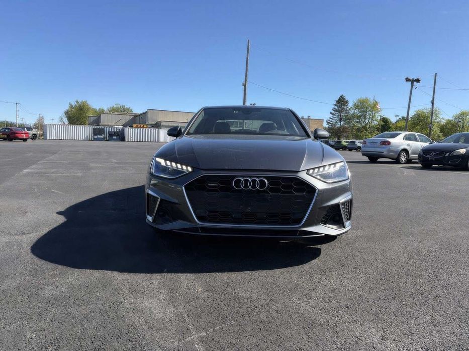 Audi A4      2024