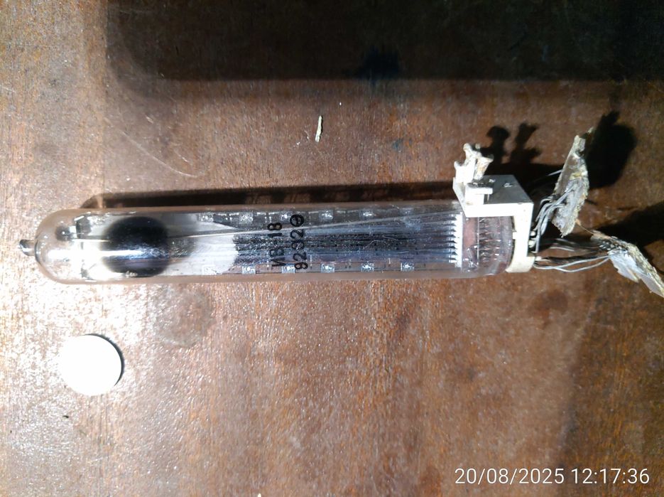 Вакуумний люмінесцентний індикатор ИВ-18