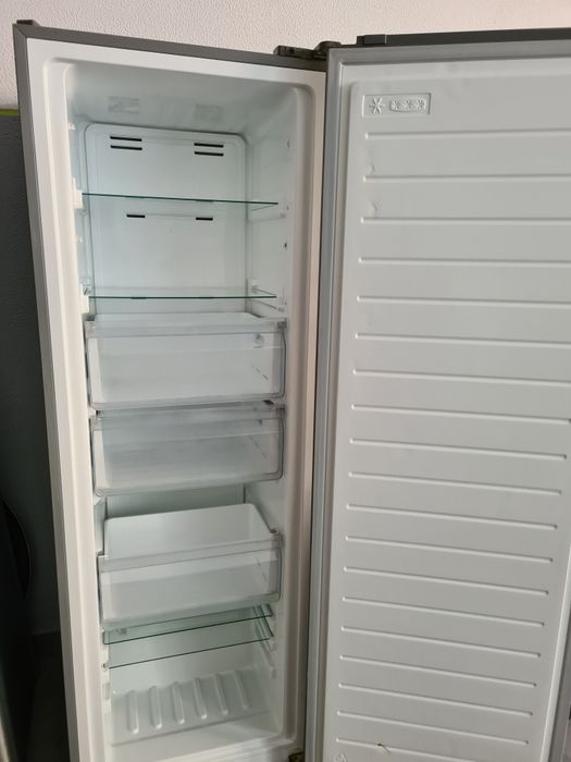 Arca congeladora vertical sem gás