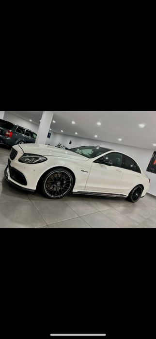 Mercedes C63 Amg