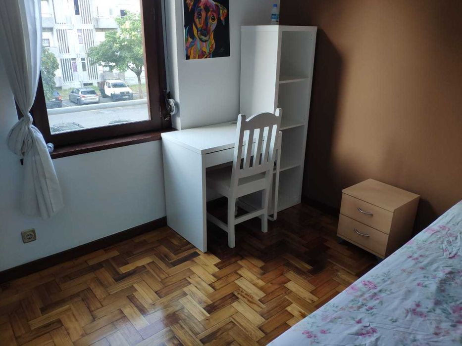 Quarto mobilado ao pé do ISEP, ESS no Pólo Universitário