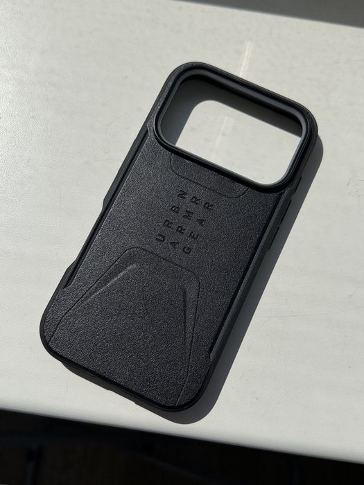 Чохол UAG чорний на iPhone 17pro