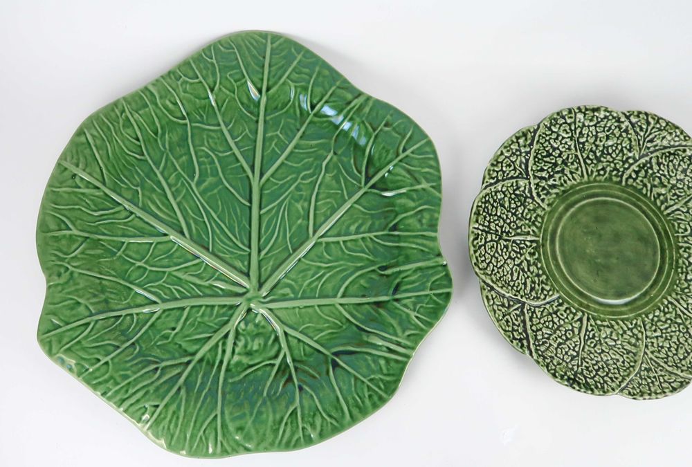 2 pratos em faiança das Caldas (Subtil e Álvaro José)