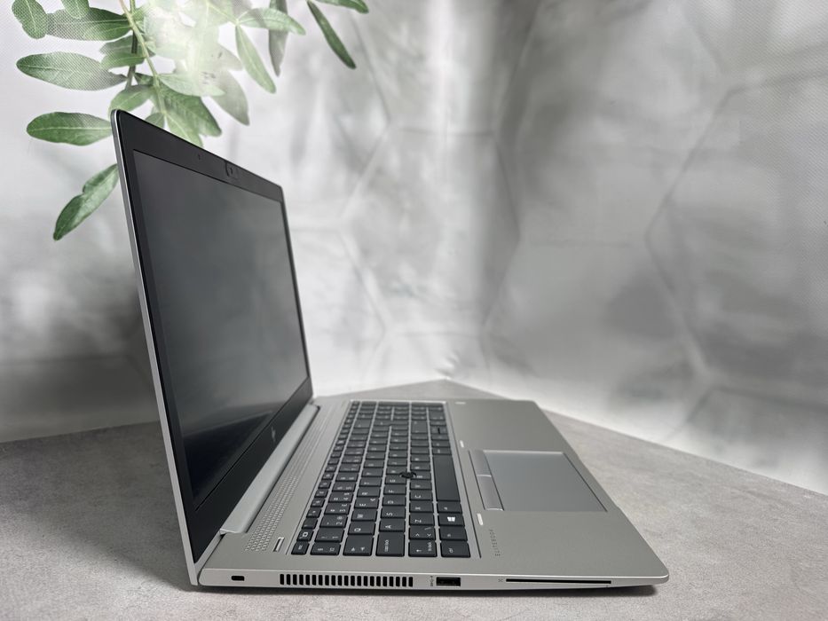 HP EliteBook 755 G5 / Ryzen 5 2500U / 8GB RAM / 256GB SSD / FHD 15.6"