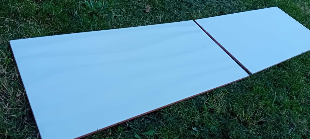 Białe kafelki ścienne 30x60