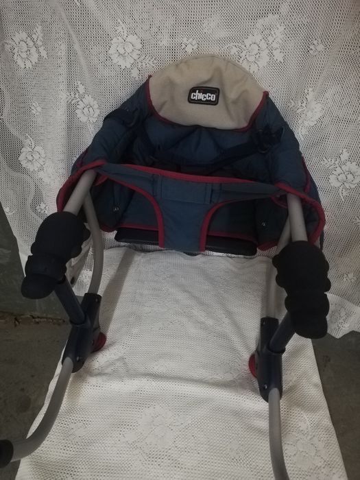 Cadeira Chicco para encaixar na mesa
